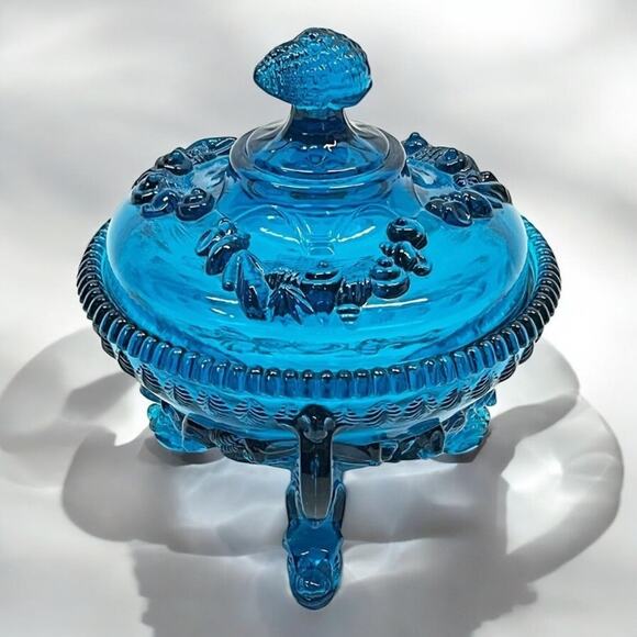 WESTMORELAND ARGONAUT SHELL & DOLPHIN TEAL BlueFOOTED GLASS CANDY DISH W/ Lid - Picture 4 of 15